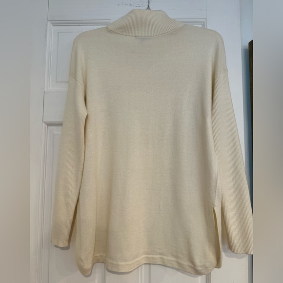 Vince Camuto Soft Cream Crew Neck Sweater, size XS - Picture 4 of 8